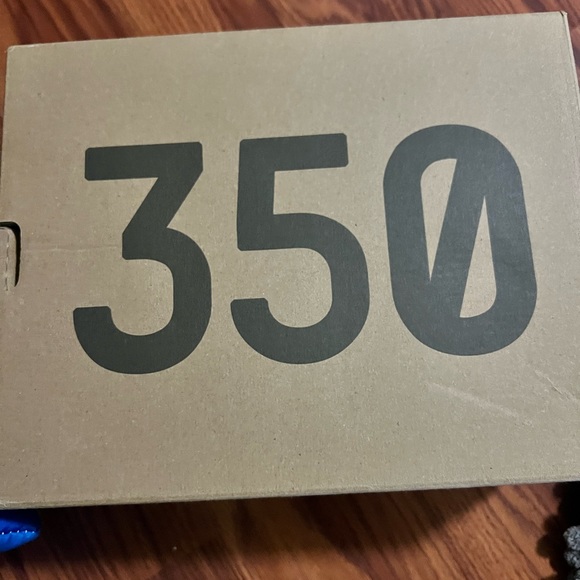 Yeezy boost 350 youth sneakers - Picture 5 of 5